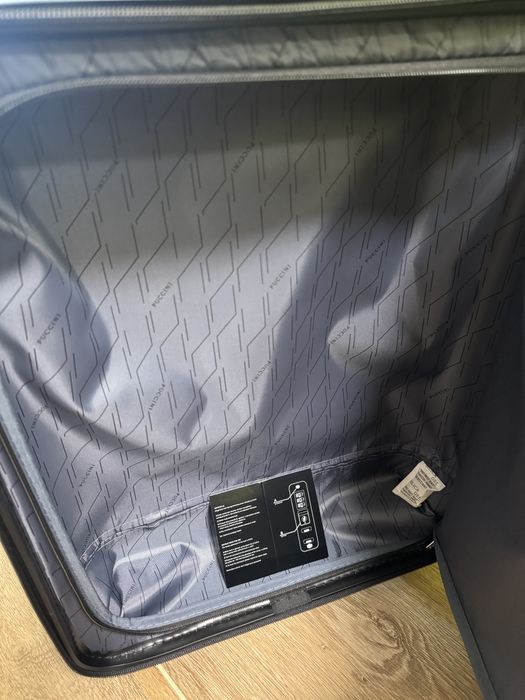 Walizka kabinowa Puccini (nowy typ zamka TSA) 20*36*55cm czarna i złot