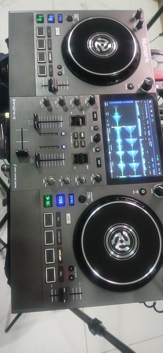Numark.Mixstream Pro Go  Controladora