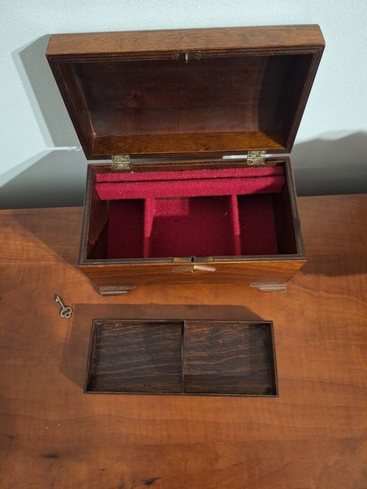 Drewniana szkatułka