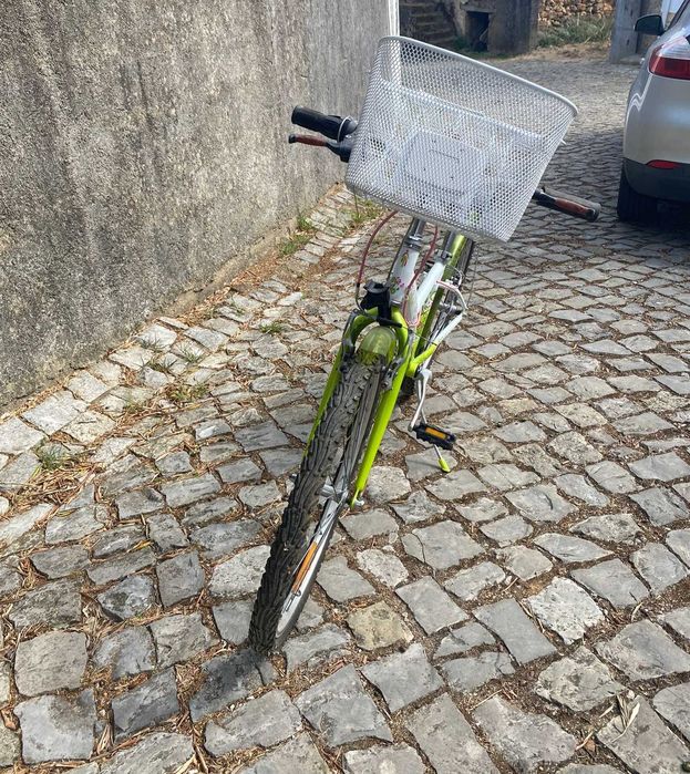 Bicicleta para senhora em ótimo estado de conservação