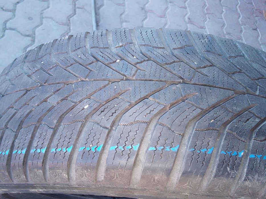 Opona zimowa 205/60r16 KUMHO 2022r 6mm