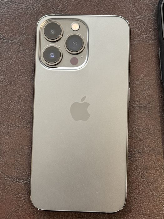 Iphone 13 pro w stanie fabrycznym