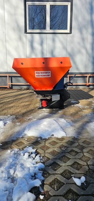 Rozsiewacz dwutalerzowy 600L- Demarol