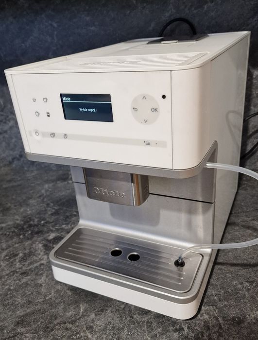 Ekspres Miele Cm6100.