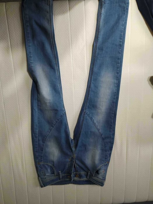 Damskie spodnie jeans