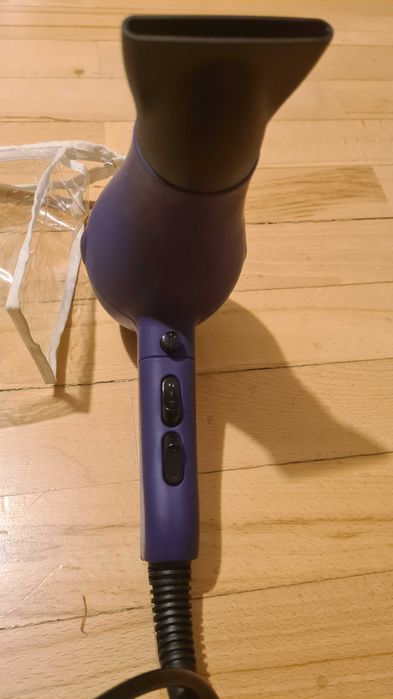 Suszarka do włosów Fox Smart Front z jonizacją.