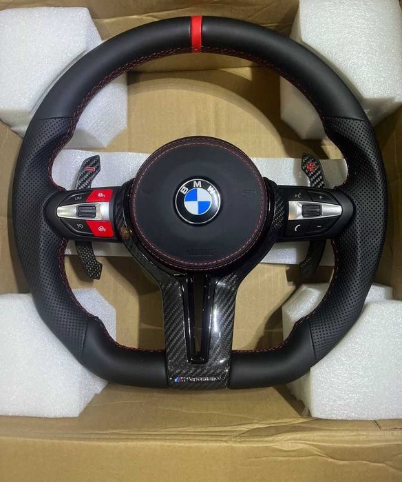 Volante M Performance C/ Carbono e Pele Perfurada