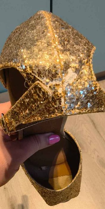 Śliczne buty na platformie 39 brokat