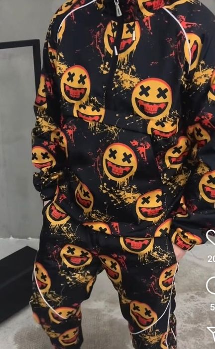 Чоловічий костюм плащівка