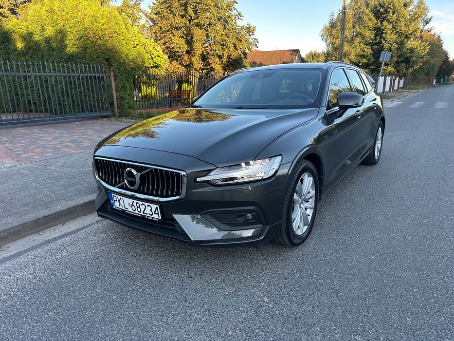 Volvo V60 2.0 D3 100tys Przebiegu LED El. KLAPA NAWIGACJA PÓŁ SKÓRY