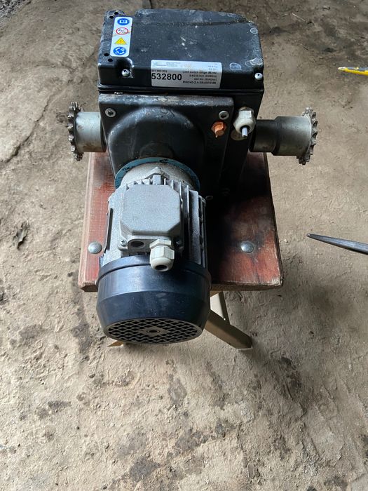 Motoreduktor silnik przekładnia Ridder Rw240-2.4-25/400/3/86
