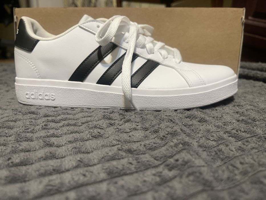 кросовки Adidas.