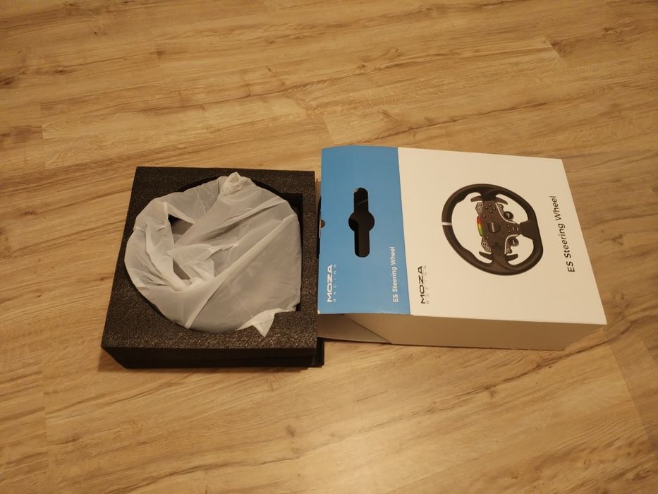 Bundle Moza R9 Com Volante ES e pedais SRP Loadcell com garantia