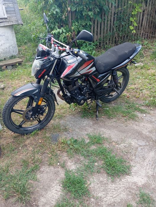 Продам мотоцикл Мустанг 200кубов