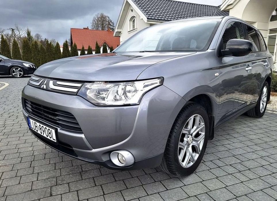 Mitsubishi Outlander Mitsubishi Outlander III 2.0 MIVEC LPG | Serwis ASO | Hak | Zadbany