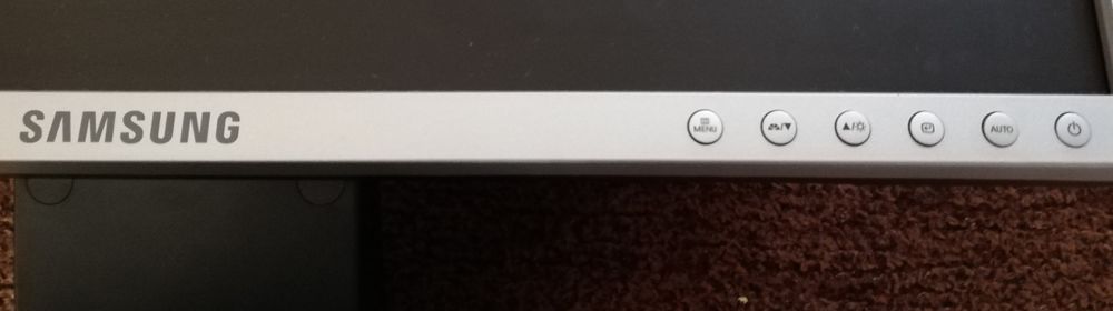 19-inch LCD Monitor (48 cm Diagonal), Samsung Brand (Resolution: 1440x900)64552036915843124