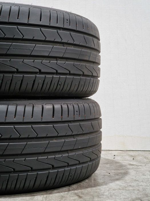 2 Pneus 215/45R17 HANKOOK Semi Novos