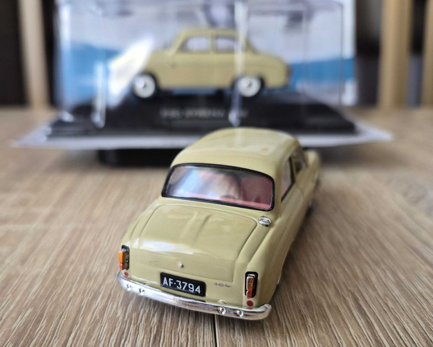 Legendy FSO Syrena 104 - nowy, gazetka 1:43