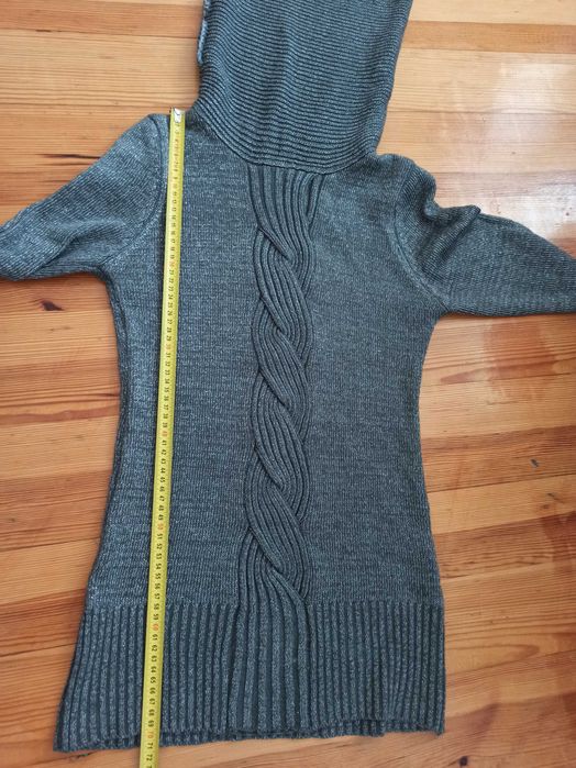 Sweter ze srebrną nitką M