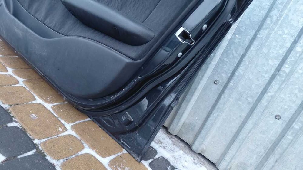 Kompletne Drzwi prawy przód bmw e46 COSMOSSCHWARZ METALLIC 303/9