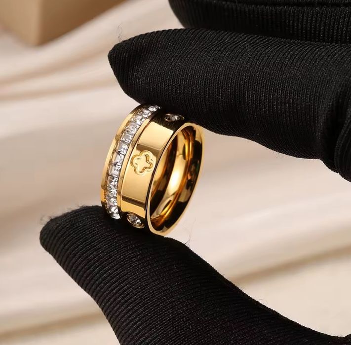 Кольца * серьги* браслет Cartier" Гвоздь" и "Love"