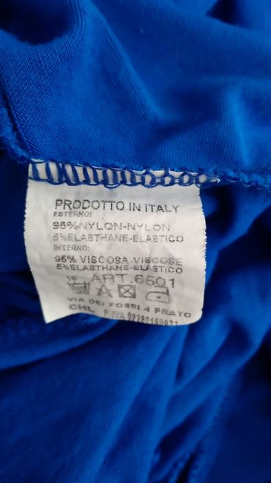 Śliczna asymetryczna sukienka - Italy