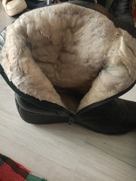 Продам чобітки в гарному стані.