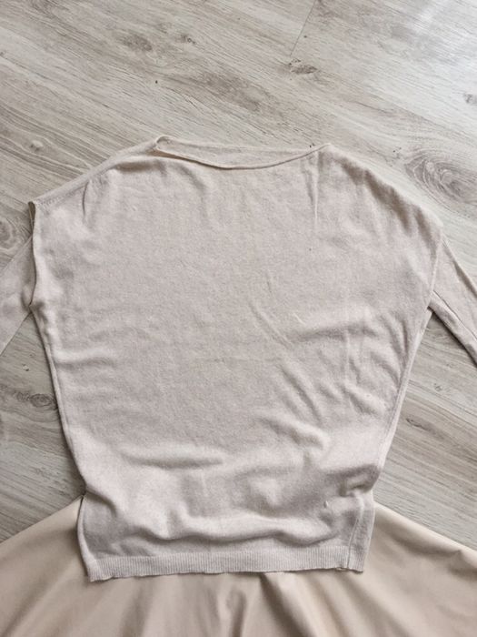 Sweter z doczepianymi rękawami
