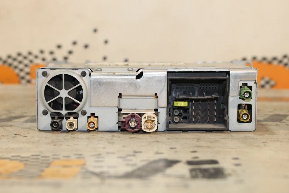 Rádio / auto-rádio BMW 1 (F20)