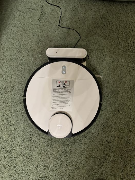 Робот-пылесос Medion