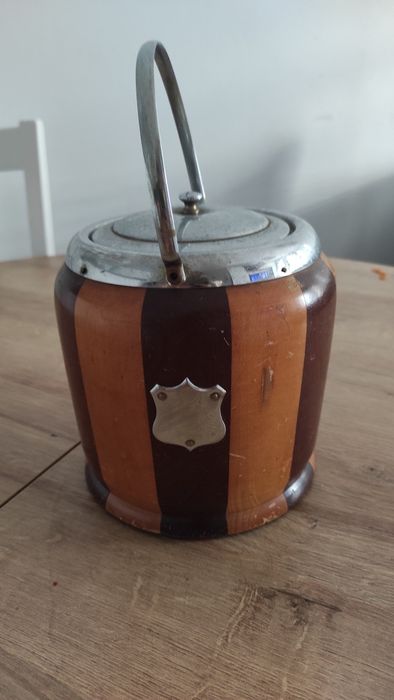 Stary dębowy , pojemnik na ciastka lata 40
