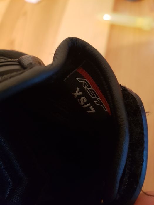 Rękawice sportowe RST Tractech Evo krótkie.