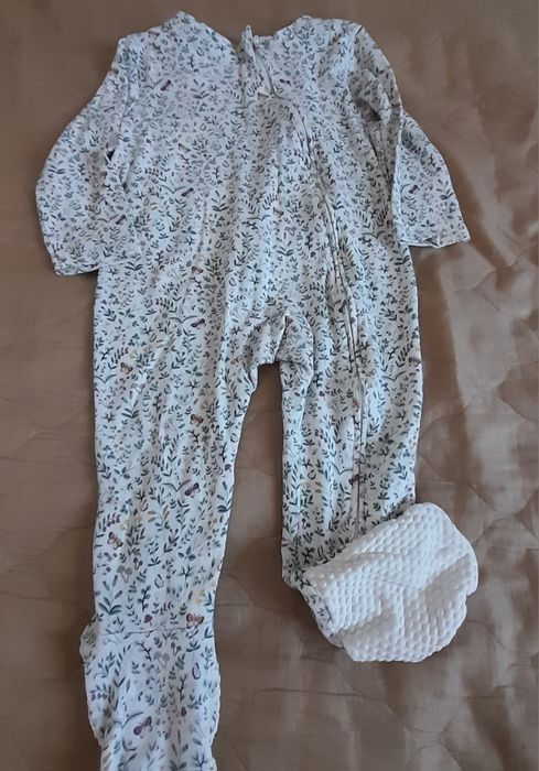 Лот одягу на дівчинку 12-18 міс