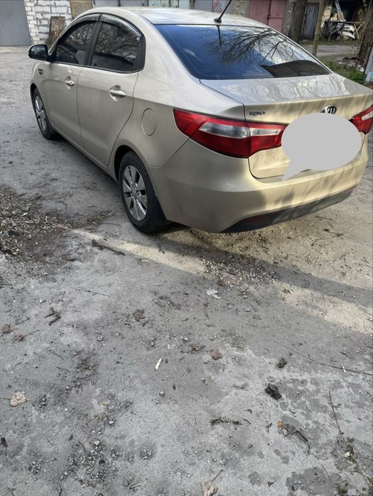 Продам автомобіль KIA RIO 3