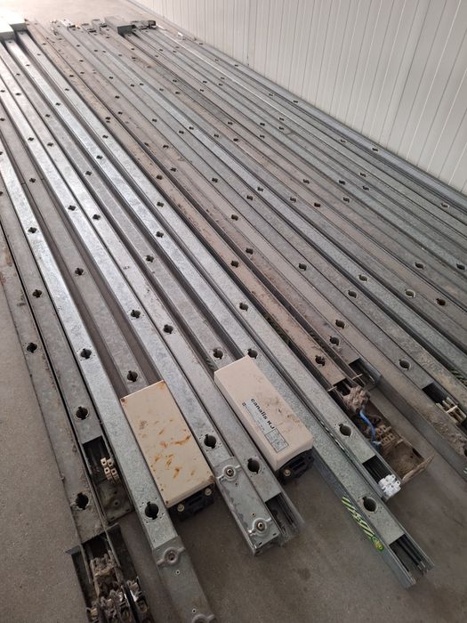 Canais em ferro para ligar fichas