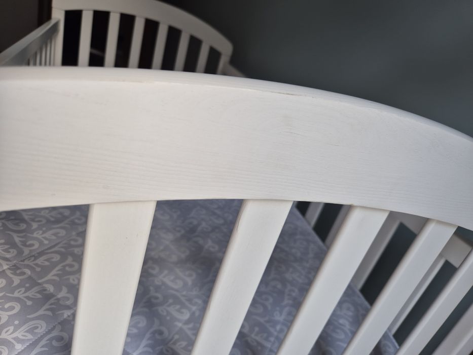 Łóżeczko dziecięce,materac , przewijak bardzo dobry stan