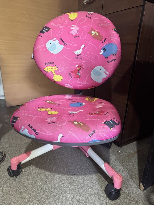 Стілець Mealux та дві парти