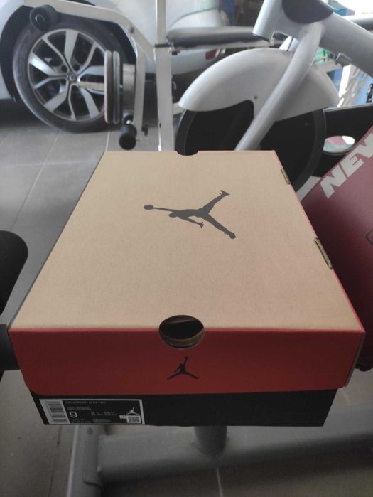 Air Jordan 12 Retro Reverse Flu Game 2020 , tam (EU 42,5) (US 9)