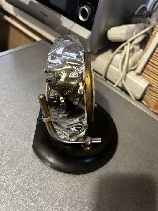 Часы маяк в хрустальном корпусе