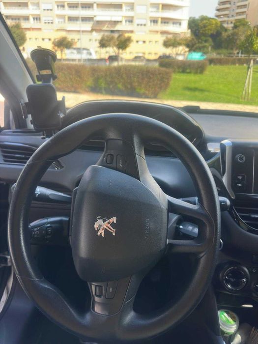 Repasse de Veículo Peugeot 208.