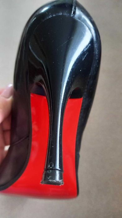 Buty damskie na obcasie r. 39