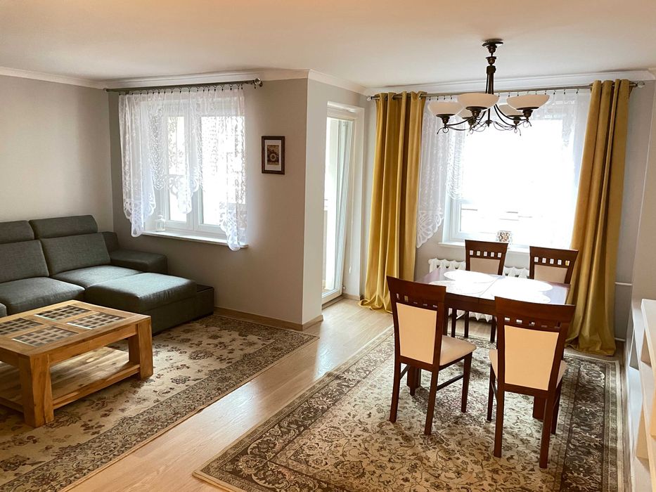 Do wynajęcia apartament położony na Starym Mieście w Elblągu przy ul. Wieżowej z miejscem parkingowym, 3 pokoje.