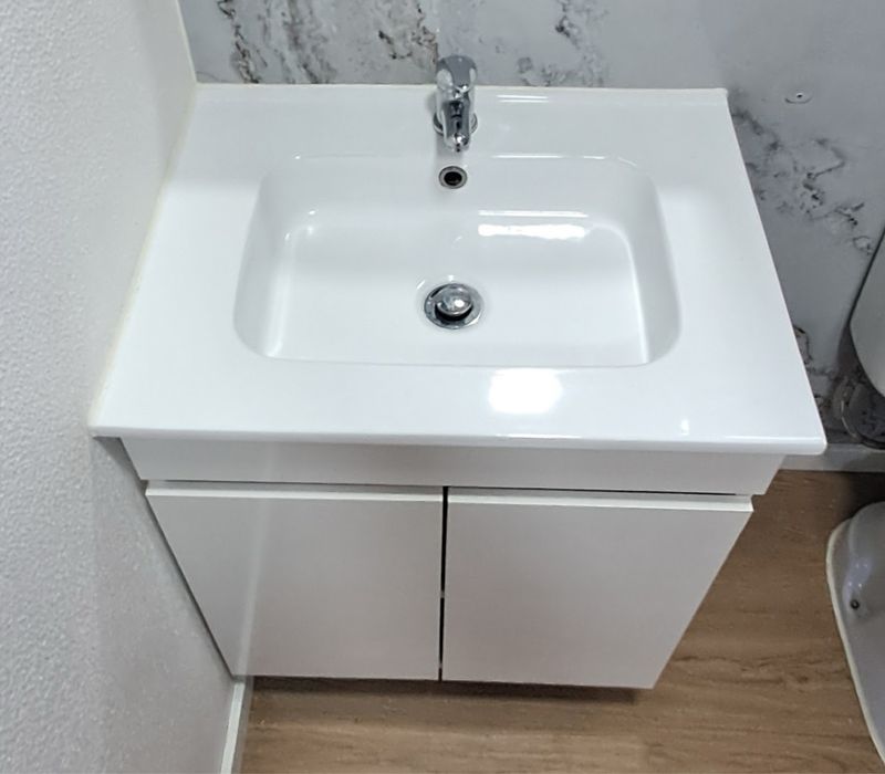 Armário de casa de banho com lavatório