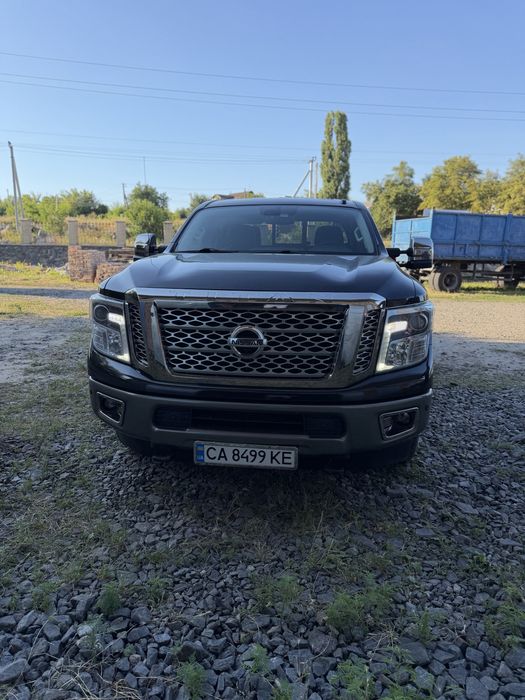 Nissan Titan platinum 2018