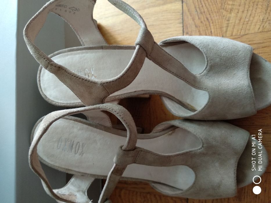 Włoskie, skórzane, stabilny obcas, nowe, 36