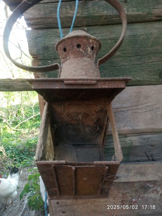 Старинный уличный фонарь