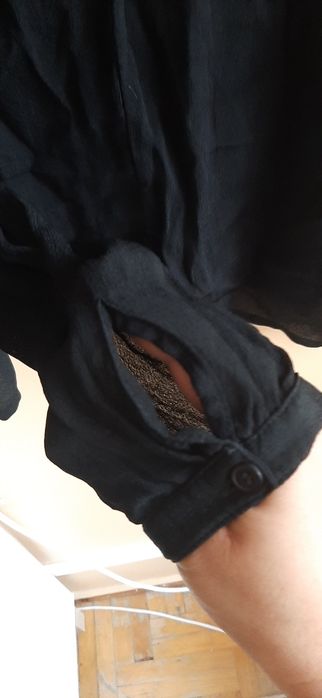 Elegancka Czarna bluzka rozm 48 kwiaty