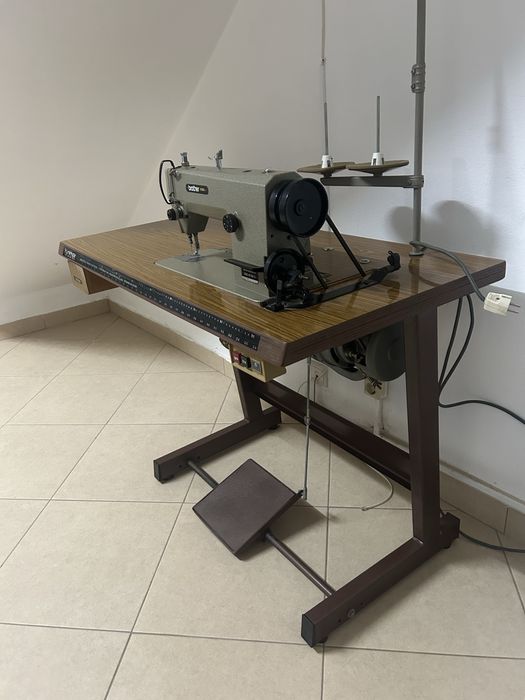 Maquina de costura industrial da Brother