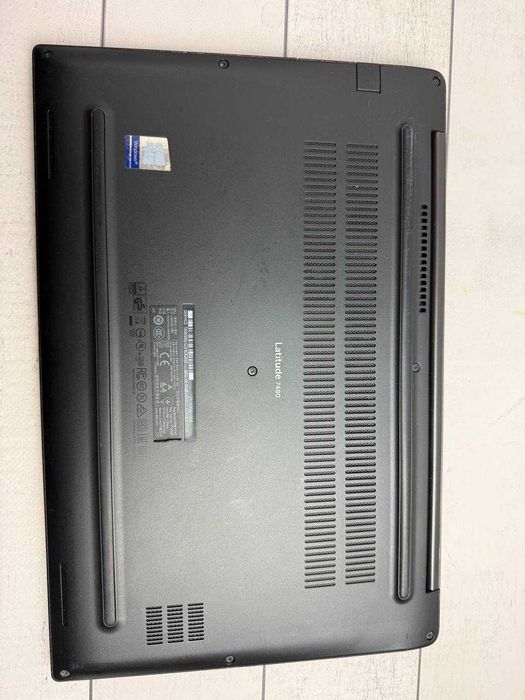 Dell 7480 i5-7300U 8ram ssd 128 знос  батареї 9% FullHD Гарна батарея