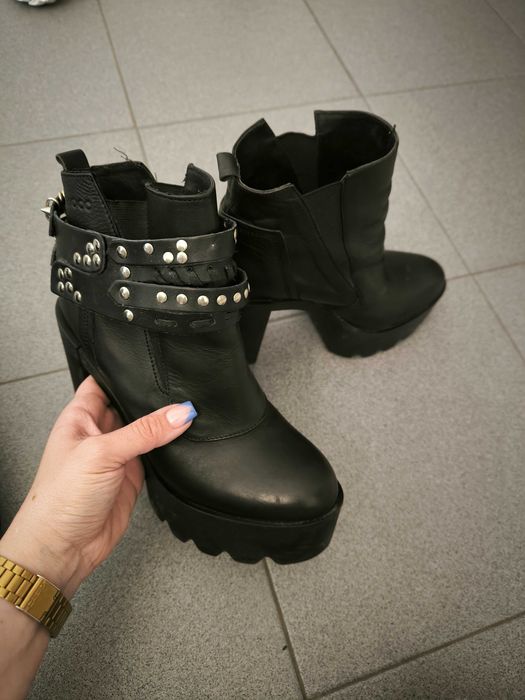 Botim SAHOCO, em preto